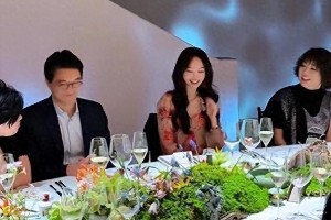 北影节华伦天奴晚宴：孙俪杨紫造型PK，贵圈现实大戏