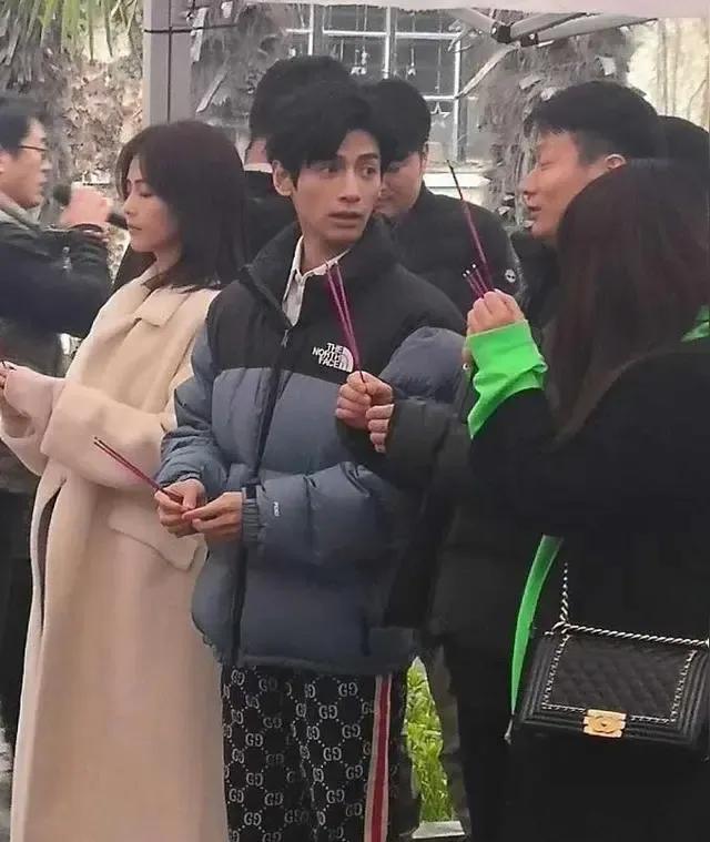 明星们在社交媒体分享