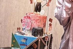 何炅51岁生日低调庆生，娱乐圈祝福减少引热议