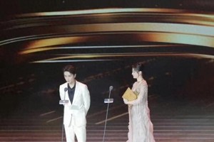 刘亦菲陈晓颁奖礼互动引爆CP粉狂欢